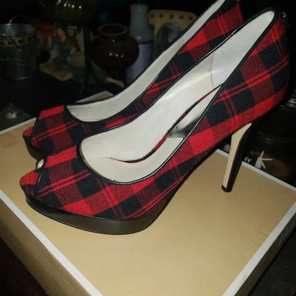 Michael Kors heels - Picture 3 of 3